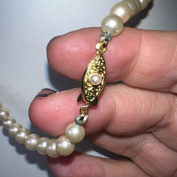 Vintage Made in Japan Faux Pearl Necklace - Picture 3 of 6